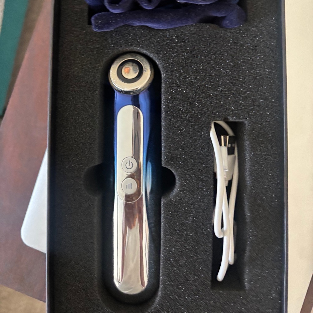 LED RADIO FREQUENCY FACIAL REJUVENATOR